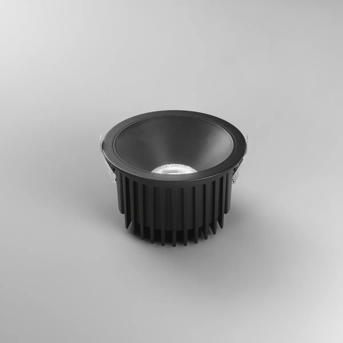 INCASSO LED QUANTUM NERO 30W 3300LM CCT IP44 16X9,6CM