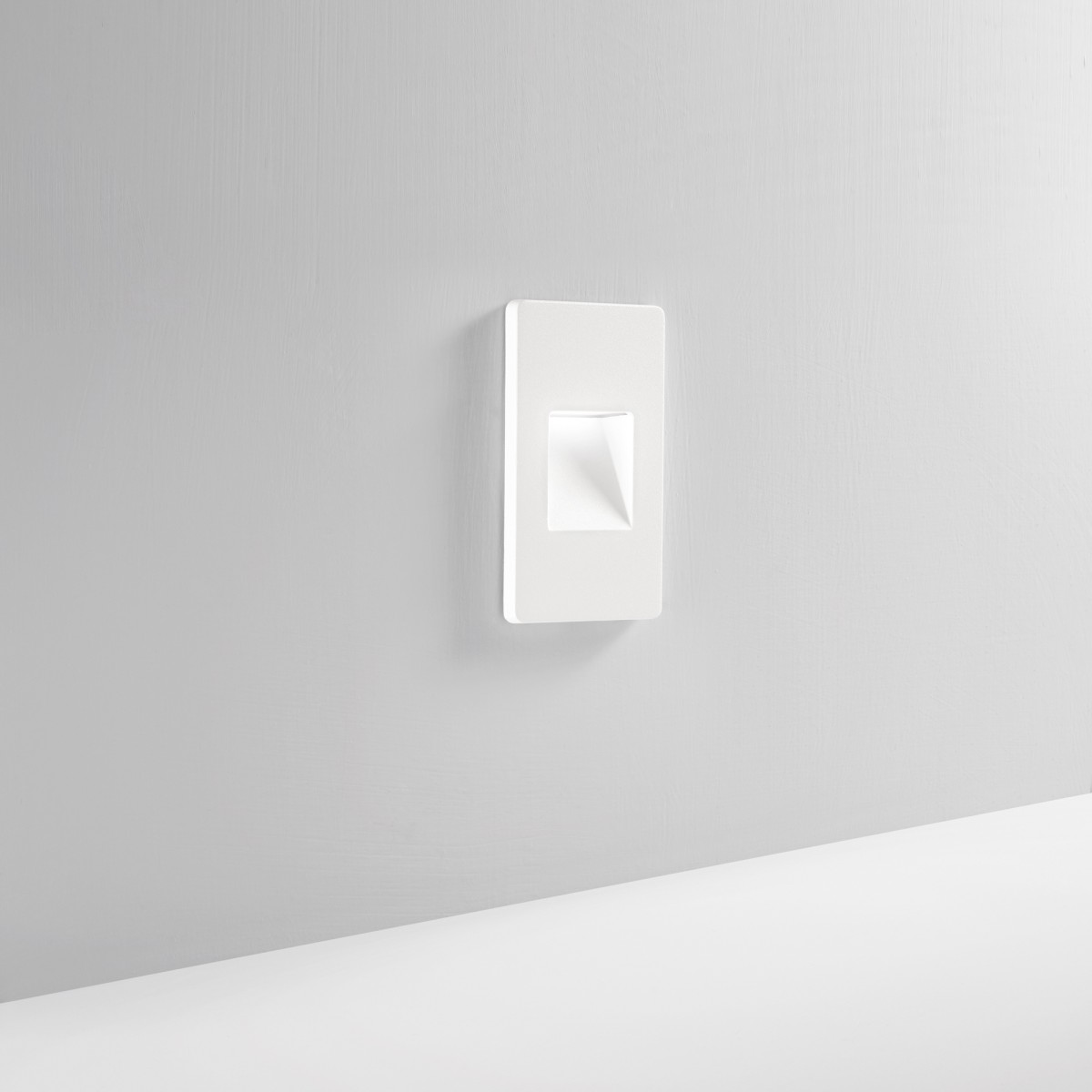 COUVERCLE STRATOS 504 BLANC IP65 8X13CM