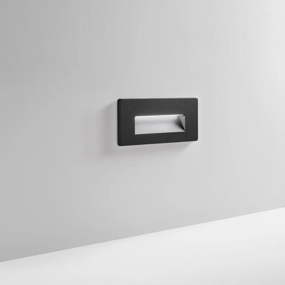 COVER STRATOS 506 NERO IP65 19X8CM