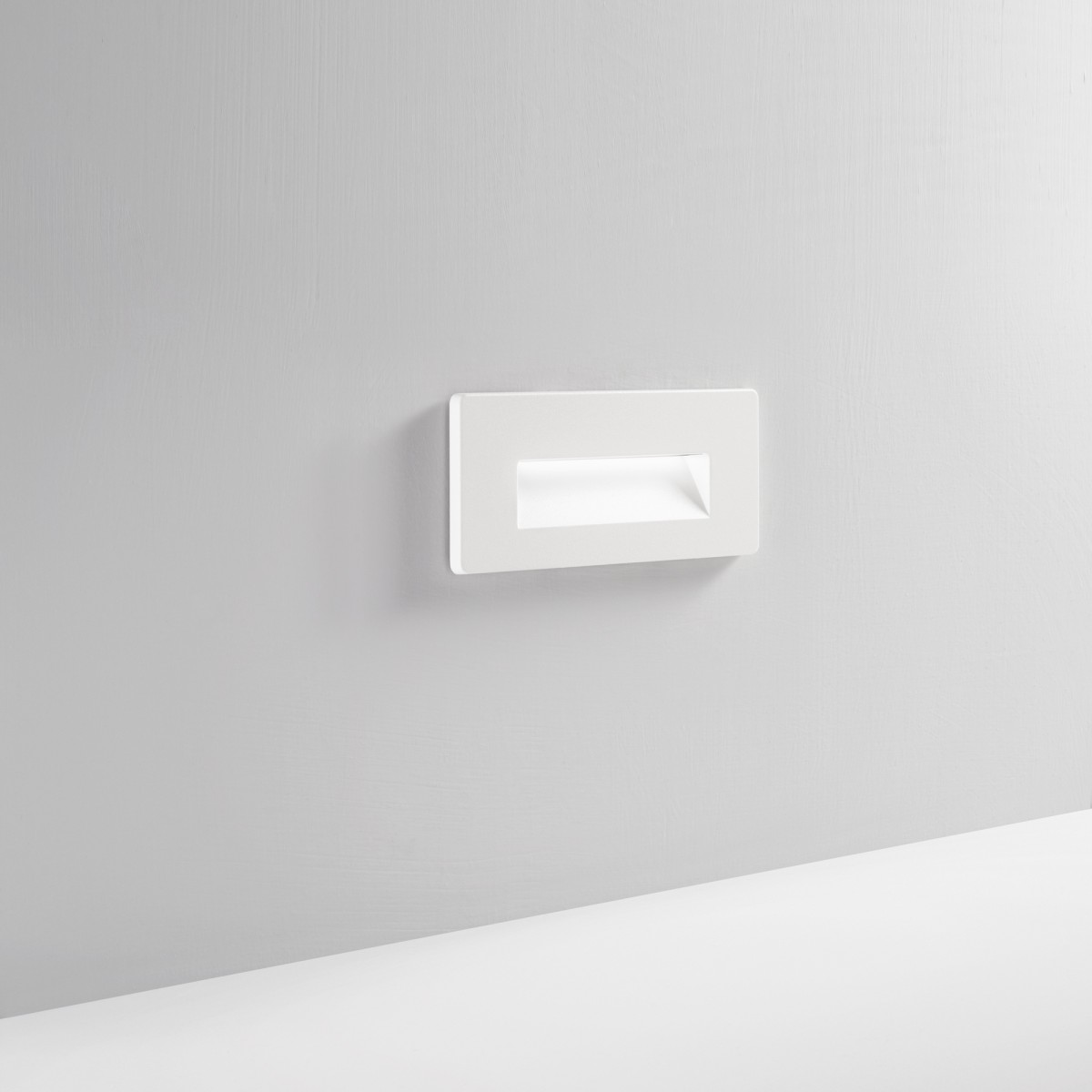 COVER STRATOS 506 BIANCO IP65 19X8CM