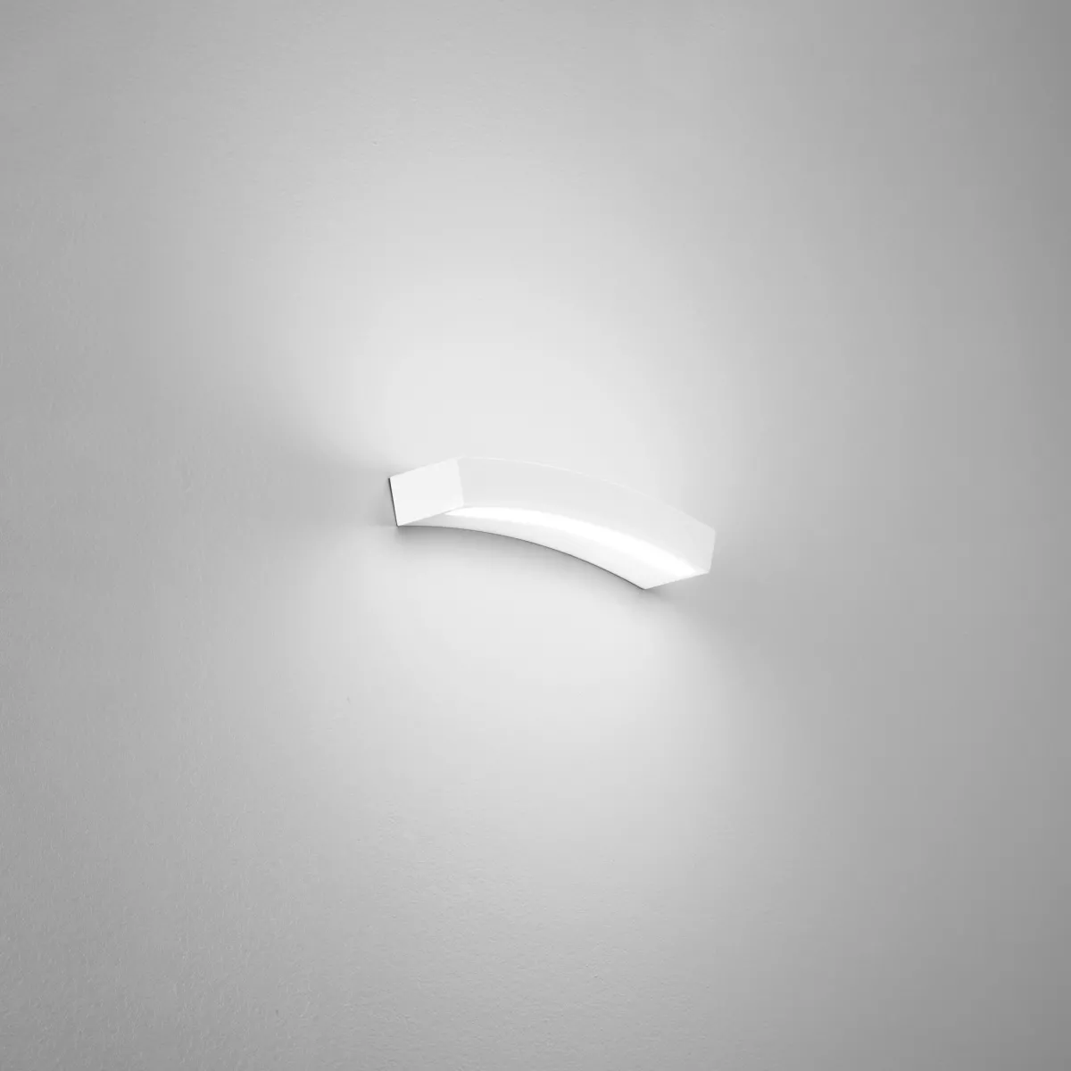 APPLIQUE LED ALOHA BIANCA 7W 740LM CCT 35X9X4,6CM