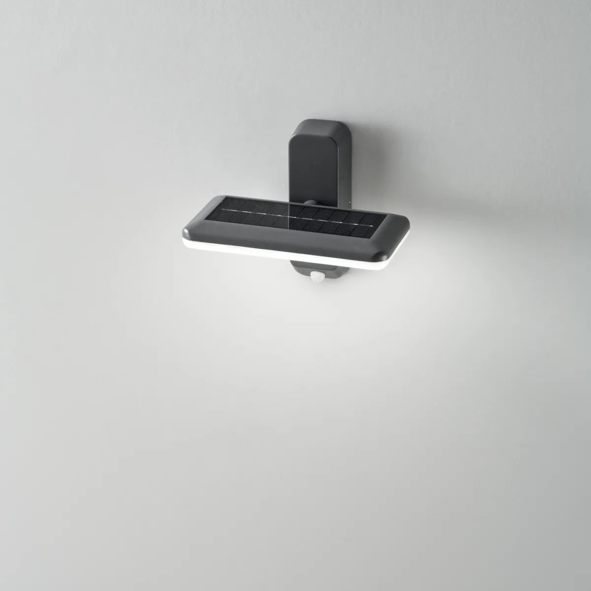 PROIETTORE LED ARGO ANTRACITE 1,8W 130LM 4000K CON PANNELLO SOLARE E SENSORE IP54 25X17,8X20CM