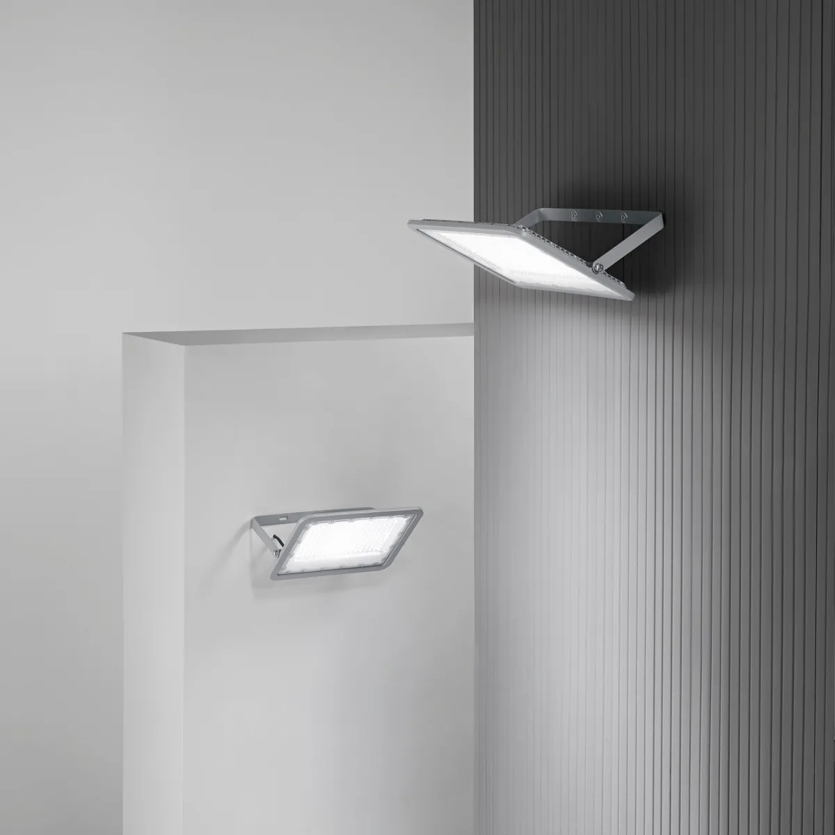 PROIETTORE LED ATHOS GRIGIO 100W 9624LM 6000K IP65 29,05X1,85X21,41CM