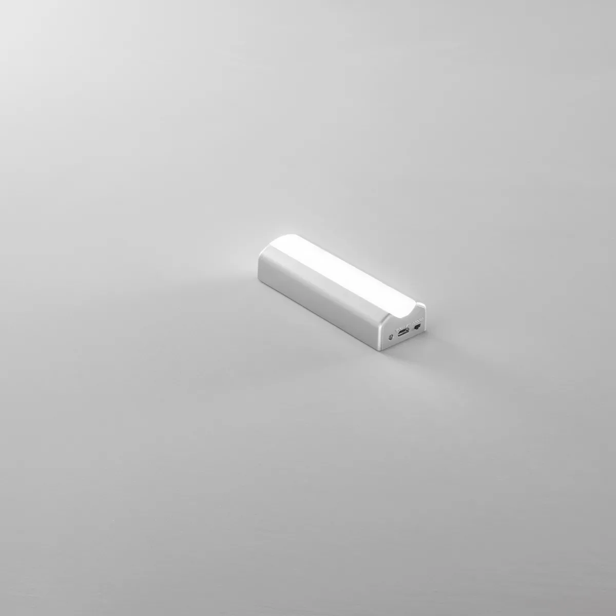LAMPADA LED CLOSET GRIGIO LED 1W 105LM 4000K CON PANNELLO SOLARE E SENSORE 10,24X3,5X2,2CM