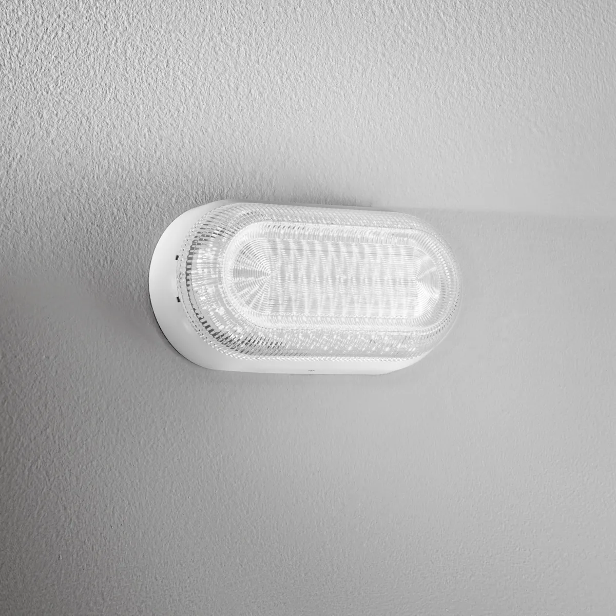PLAFONIERA LED ISCHIA BIANCA 20W 2300LM CCT IP65 25,4X7CMX13,1CM