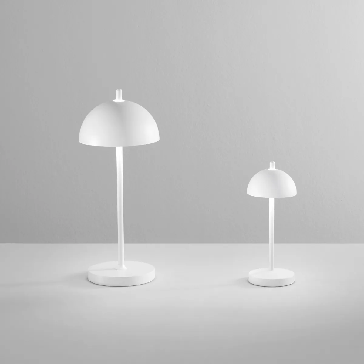 LAMPADA DA TAVOLO RICARICABILE LED PARTY BIANCA 1,5W 134LM 3000K DIMM. IP44 8X19,8CM