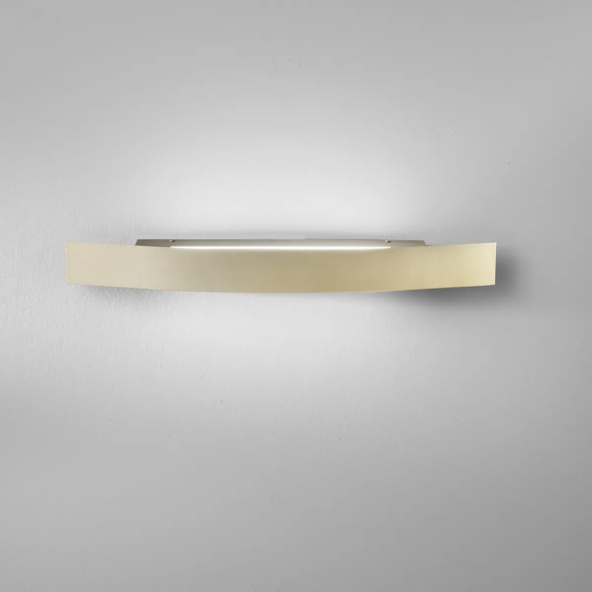 APPLIQUE LED SPOILER ORO 13W 1900LM CCT 20W CCT 60X8,5X6CM