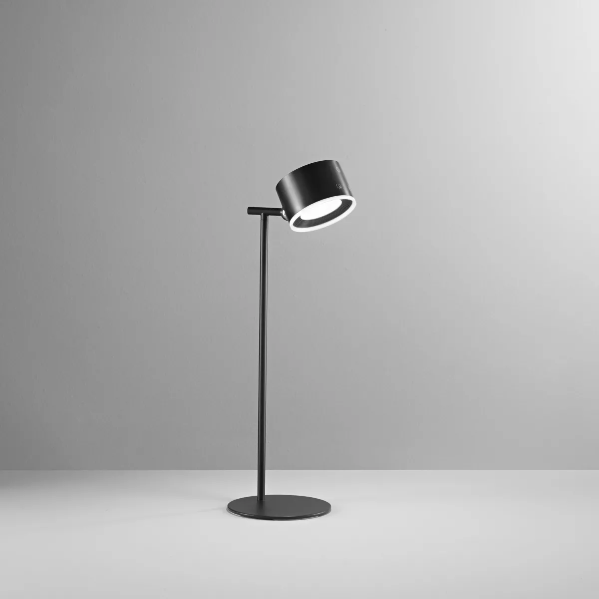 LUMETTO RICARICABILE LED TESLA NERO TESTA MAGNETICA 4W 186LM RGB+CCT INCLUSO BASETTA PER APPLIQUE 12