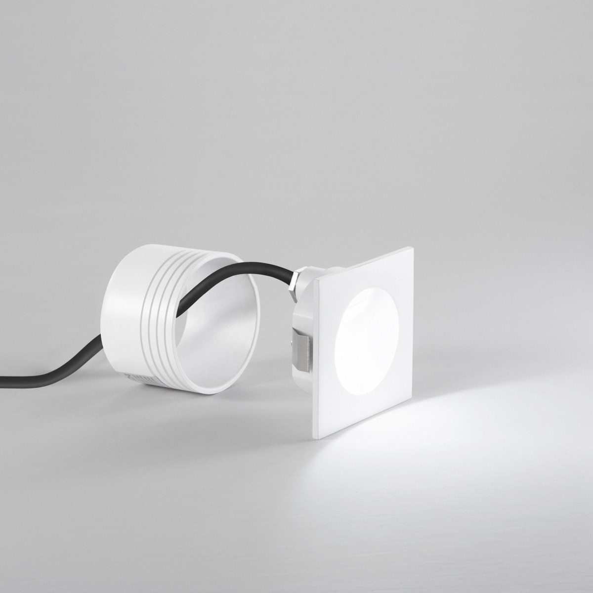 Quadratische LED-Stufenleuchte aus Aluminium | Mondialshop