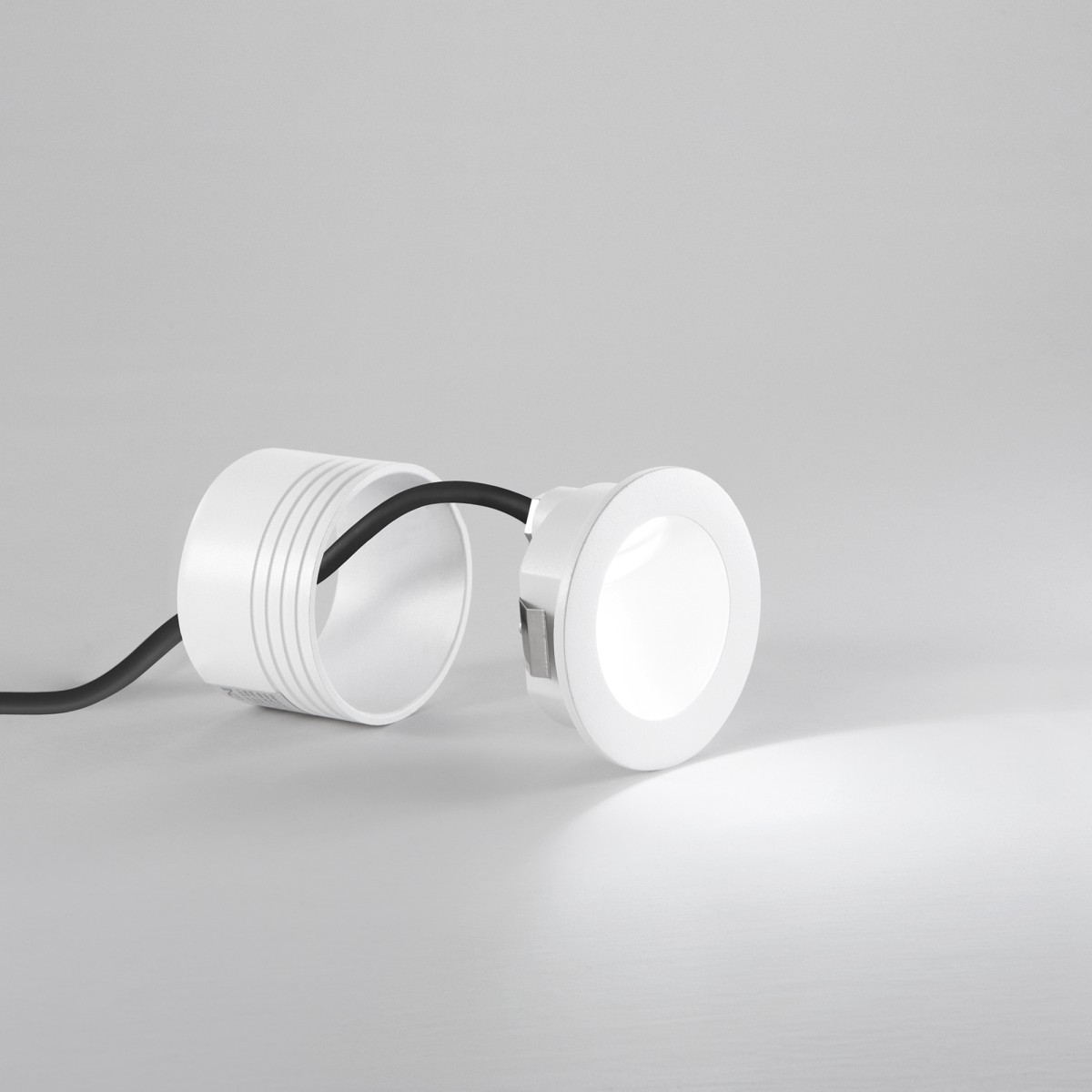 Runde LED-Stufenleuchte mit warmem Licht | Mondialshop
