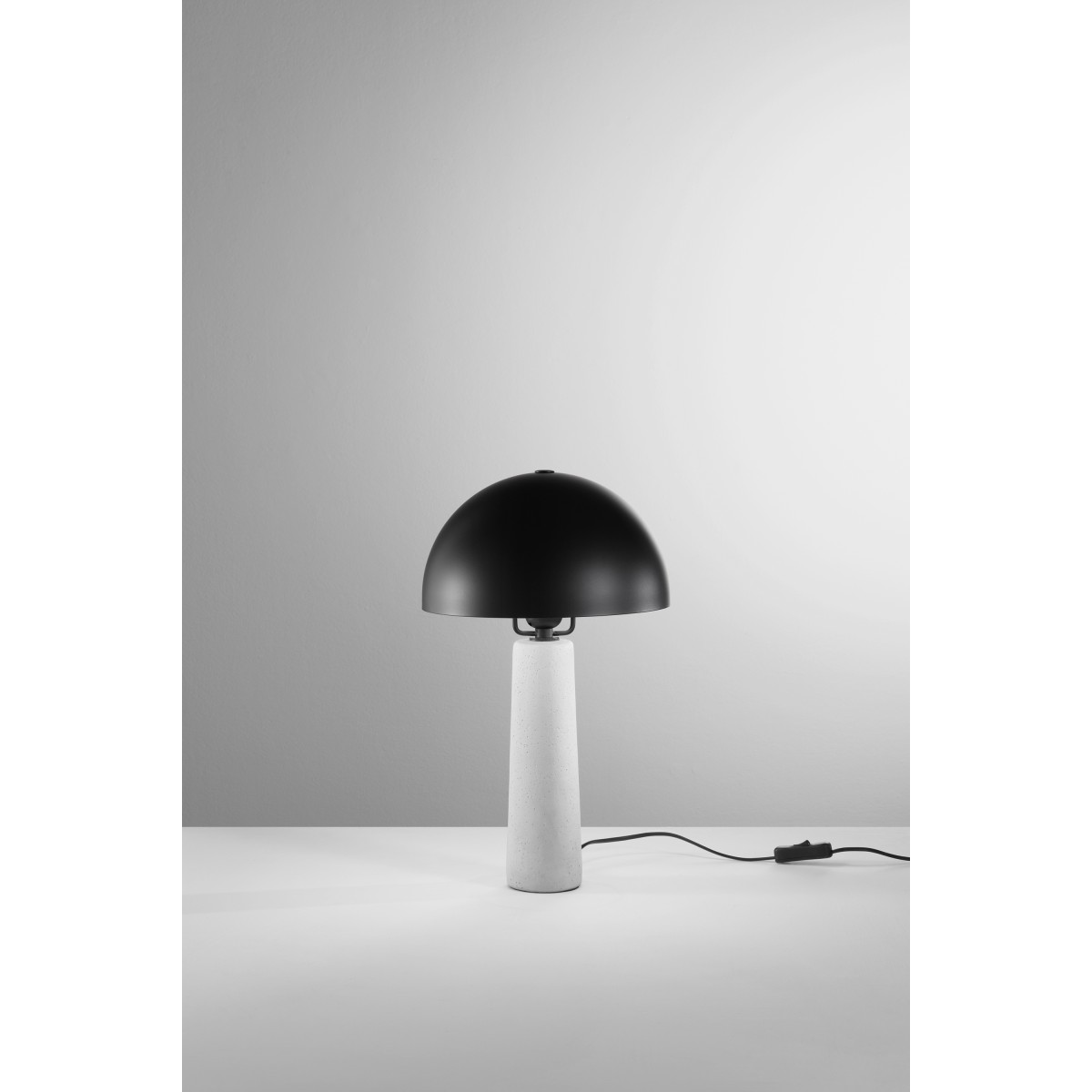 LUME VITRUVO IN CERAMICA NERA MISURA TOTALE D25XH44CM