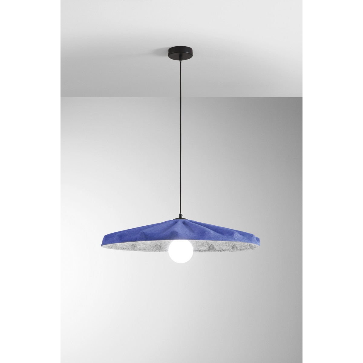 Suspension Wimbledon en feutre bleu, câble de 2 m,...