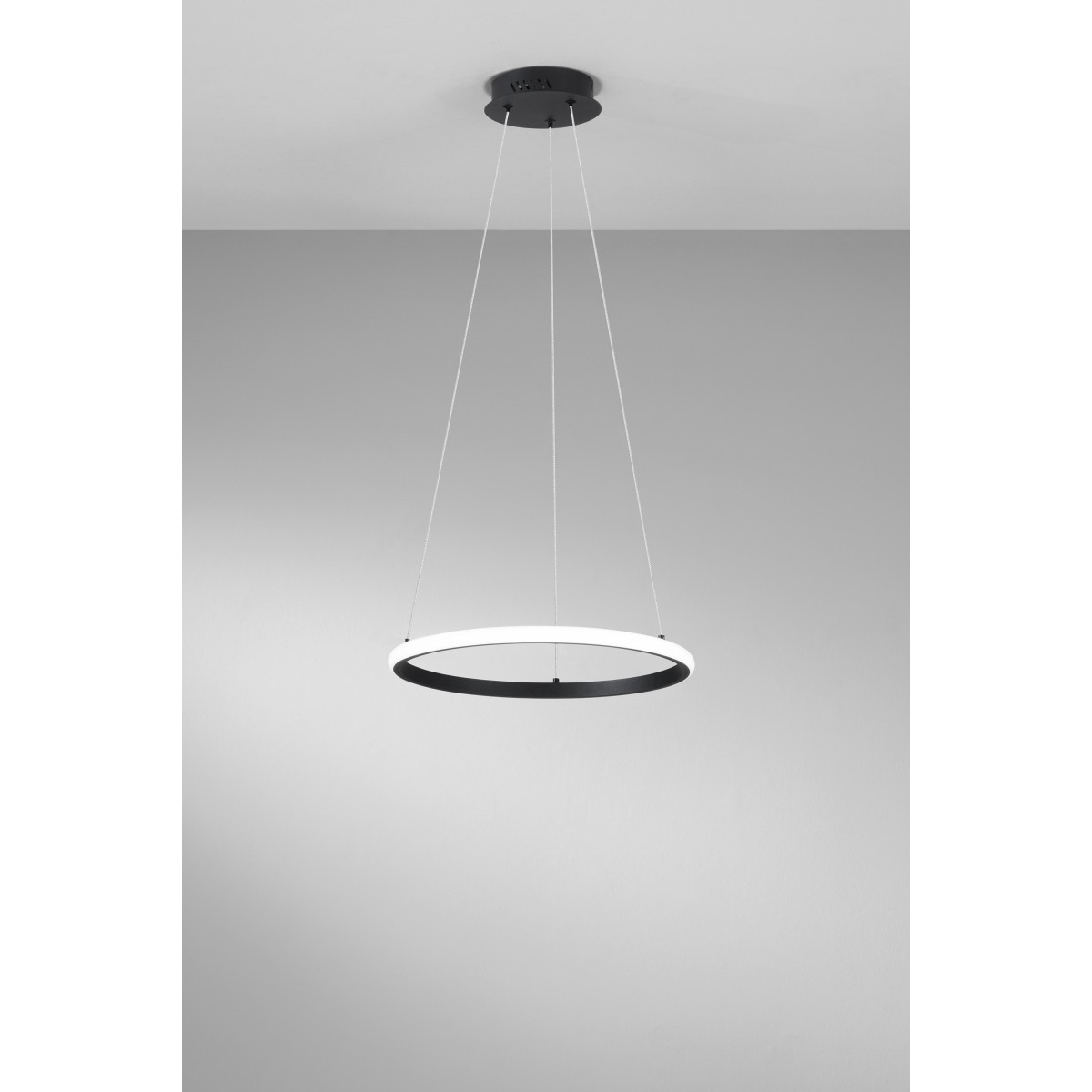 Suspension lumineuse LED noire AXIS 20W 2200LM CCT 40X150CM