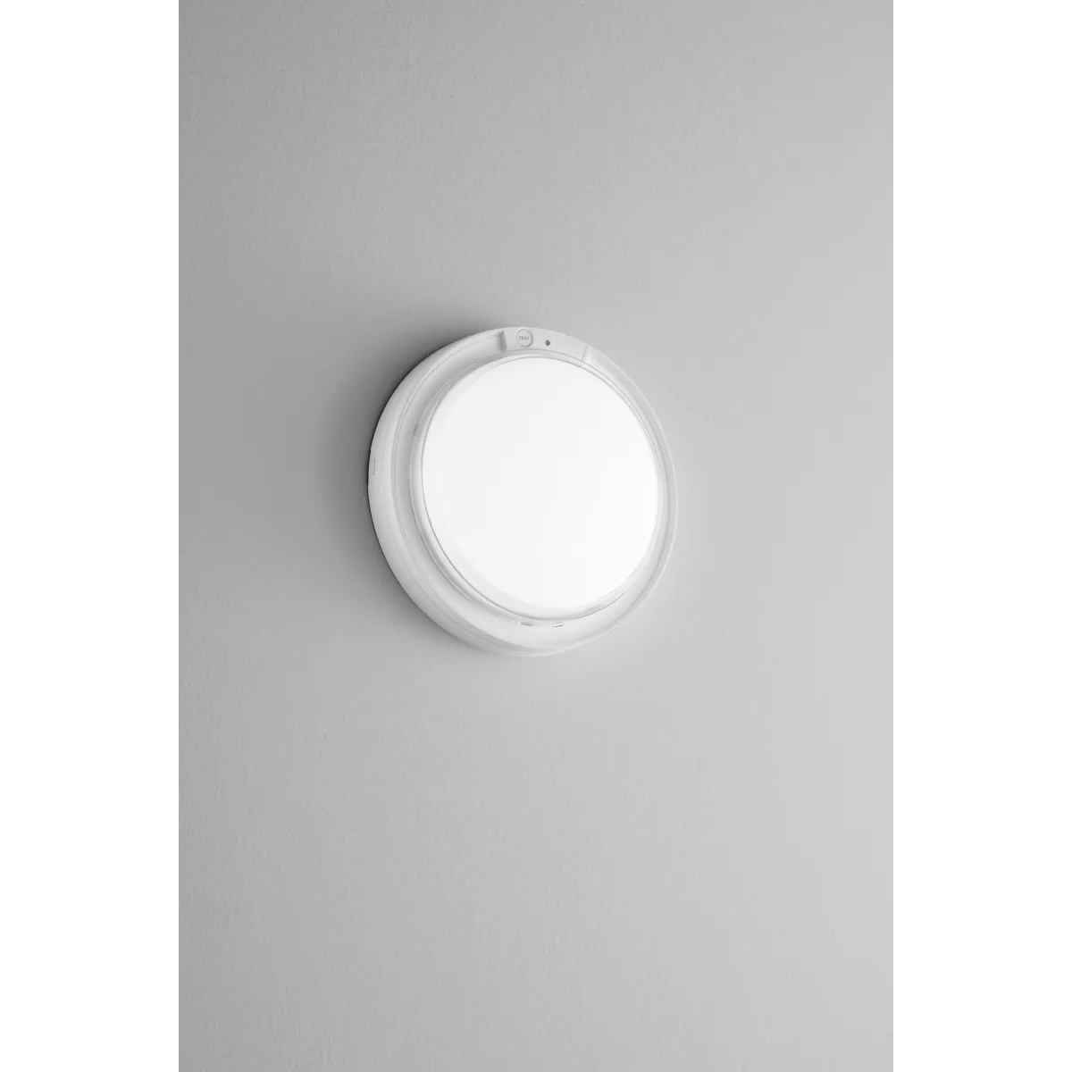 PLAFONIERA LED DI EMERGENZA EDISON IN PLASTICA 18W 1800LM 3CCT D.222X48MM