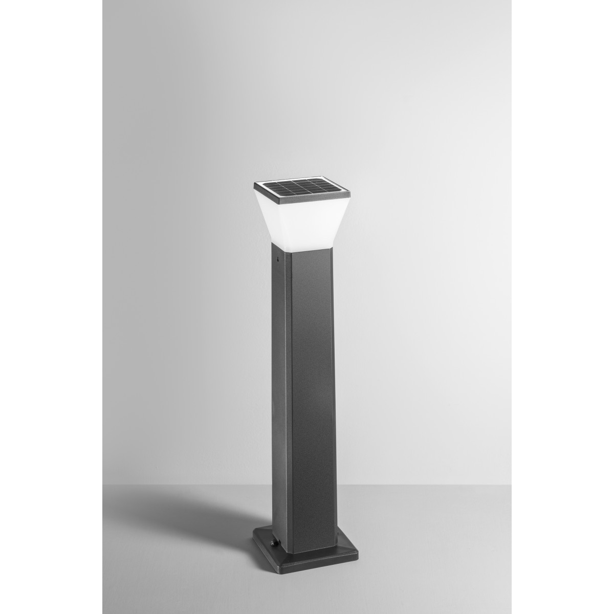 MÂT LED MAEVE 2,8W 300LM 2700-6500K 80X14,8X76,6 CM.