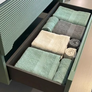 Schilfschrank mit...