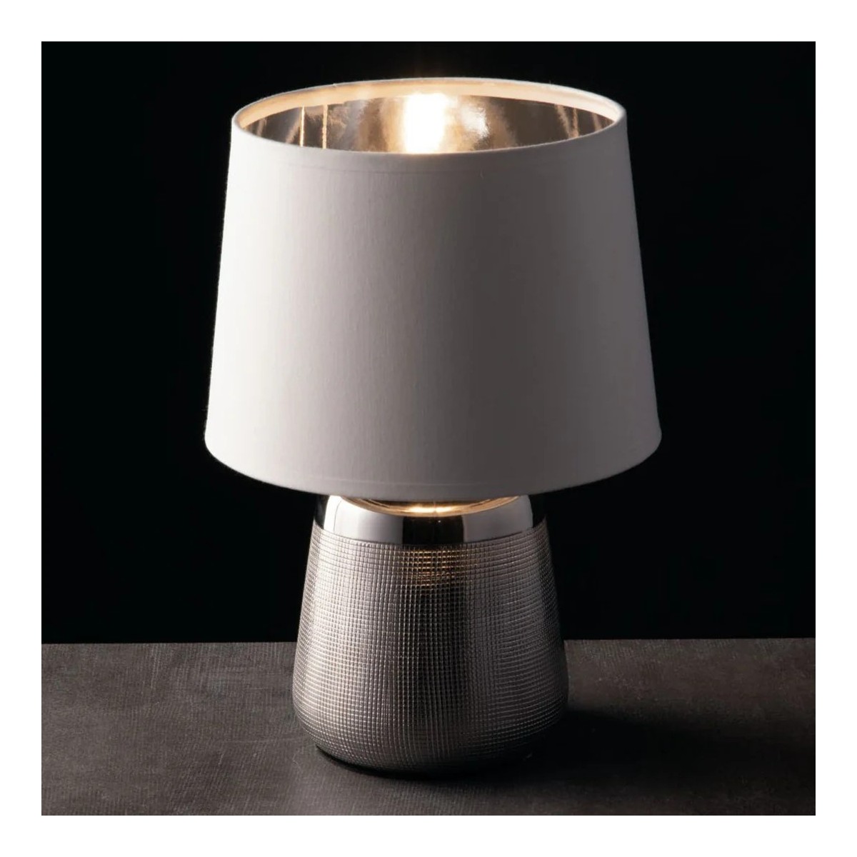 Lampe de table moderne E14 dorée ou argentée | Mondialshop