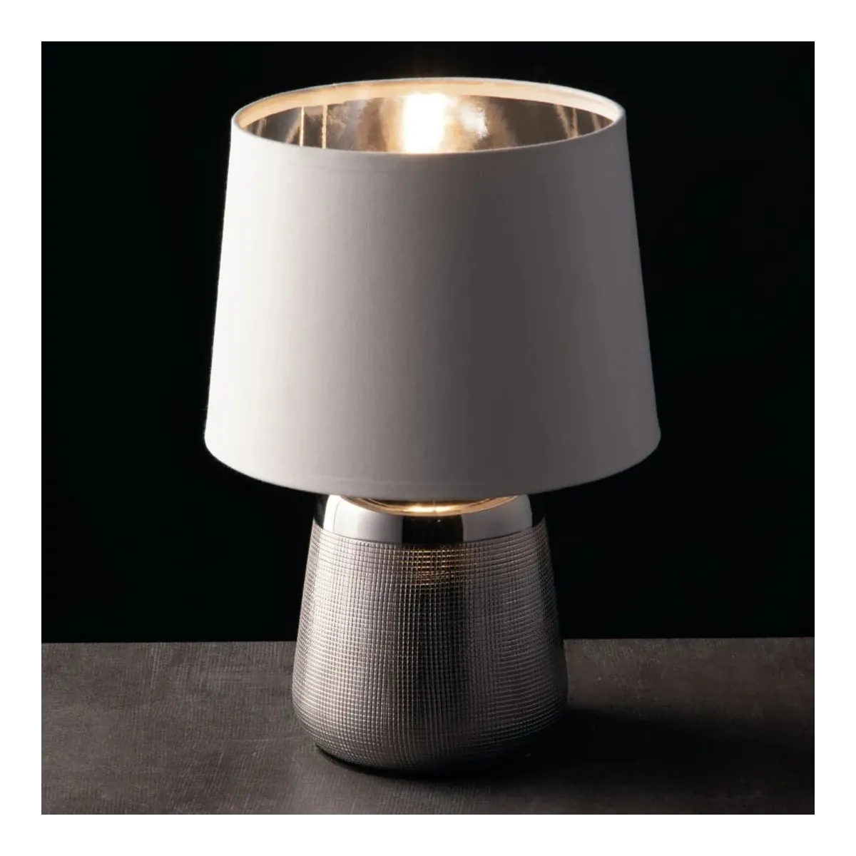 Lampe de table moderne E14 dorée ou argentée | Mondialshop