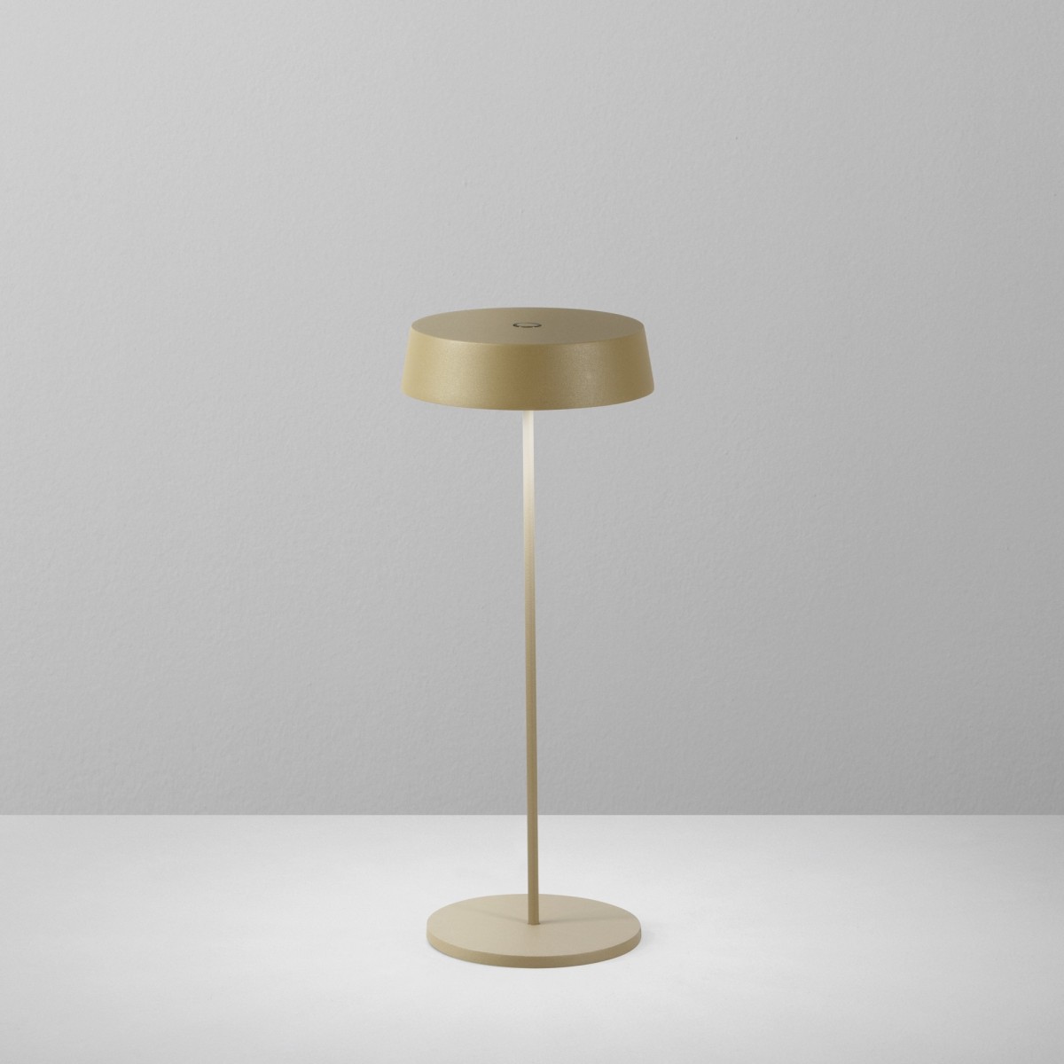 lampada da tavolo oro ricaricabile