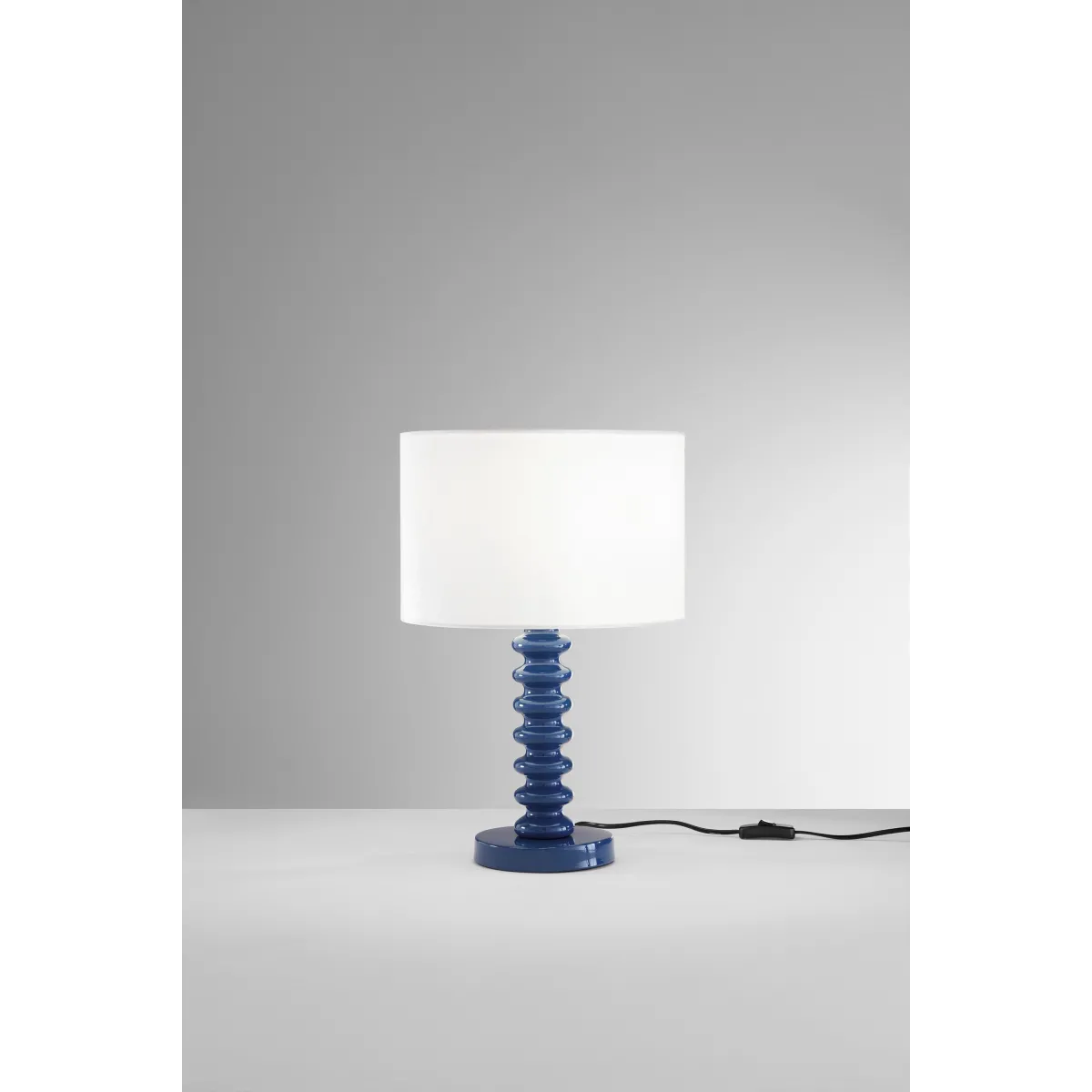 Tischleuchte aus weißem Samt und Metall | Mondialshop