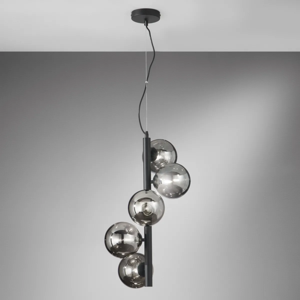 5XG9 Pendelleuchte aus Messing oder Schwarz | Mondialshop