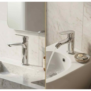 Modernes Waschbecken und Bidetarmatur mit Klick-Klack-Ablaufgarnitur