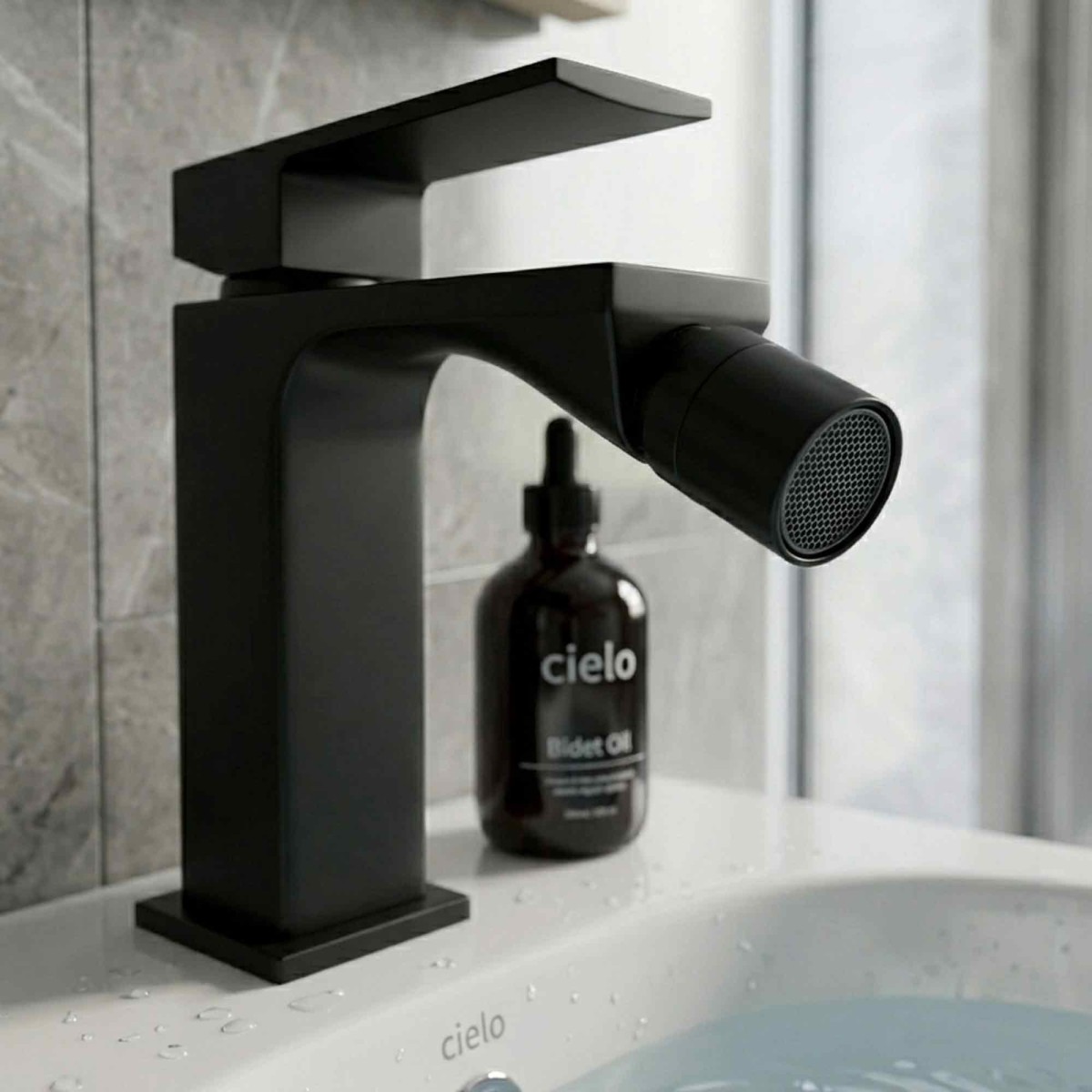 Rubinetto da bidet nero quadrato TBOLD Design minimalista...