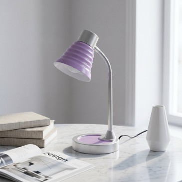 lampada moderna orientabile con fascio luminoso regolabile, proposta in quattro differenti opzioni
