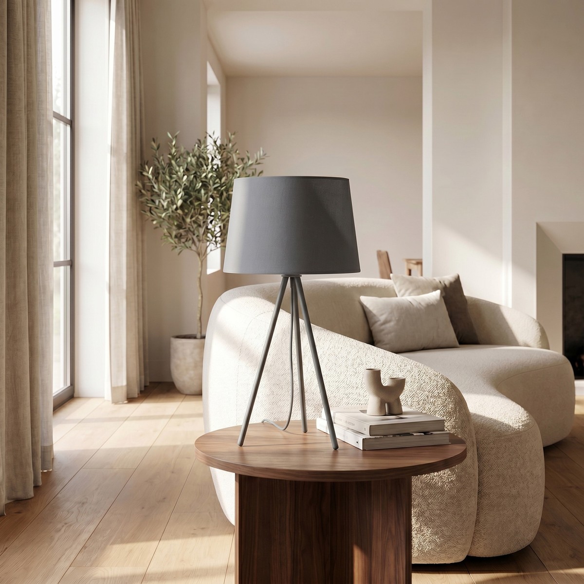 Lampada moderna treppiede 3 varianti: design slanciato,...