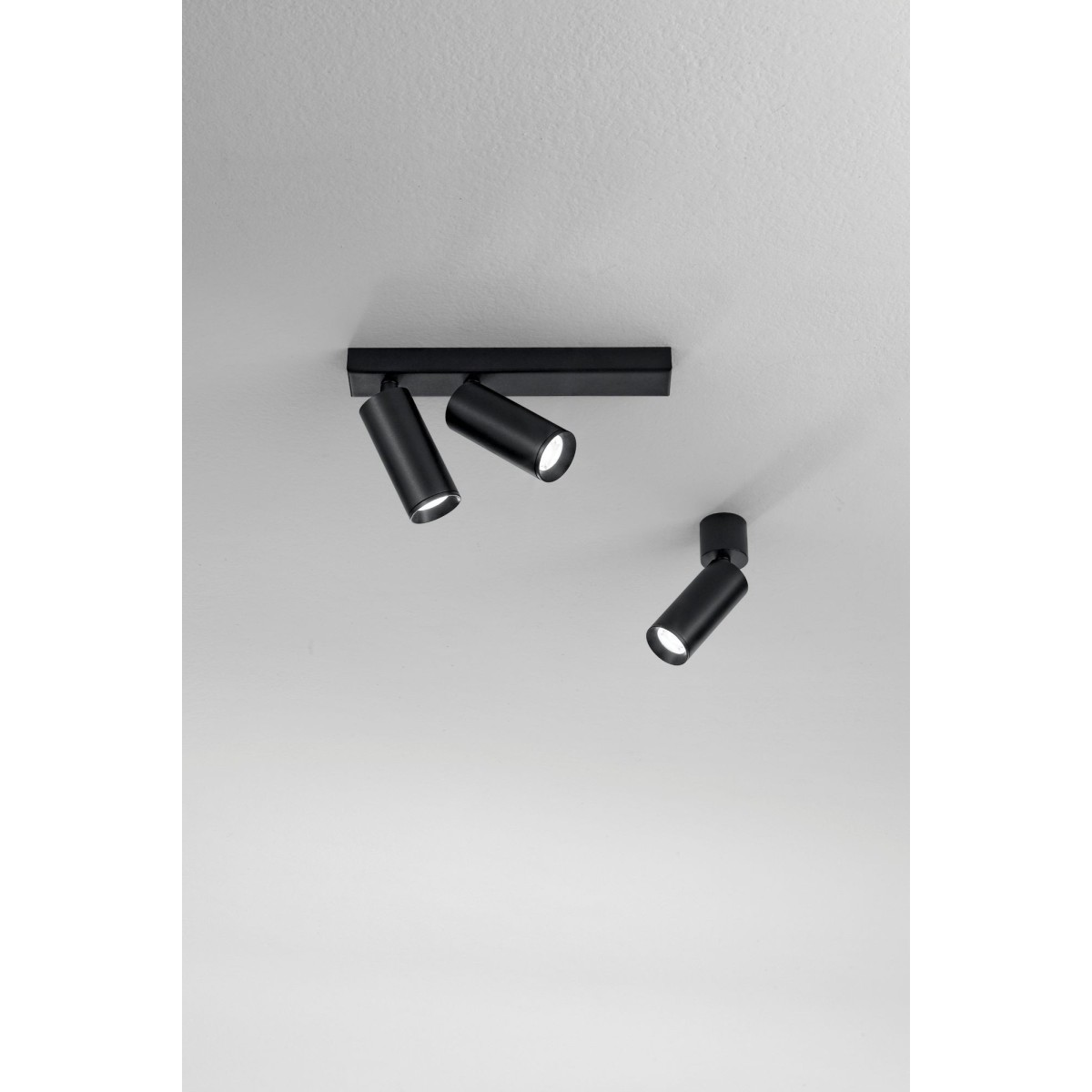Verstellbarer Strahler in Weiß oder Schwarz | Mondialshop