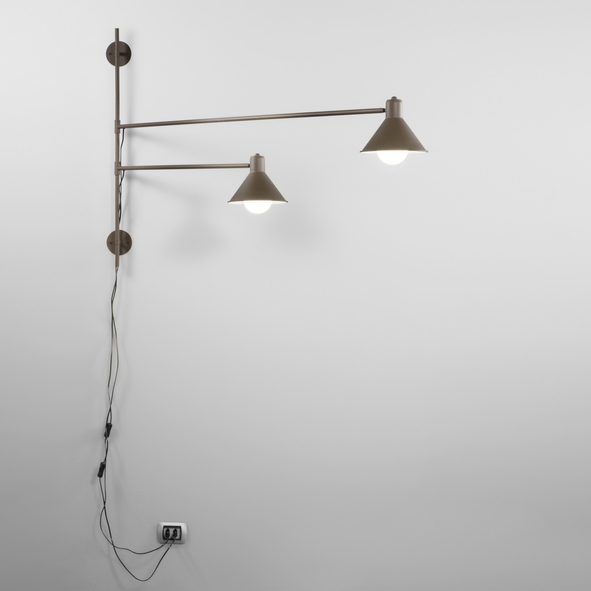 Verstellbare 2-armige E27-Wandleuchte | Mondialshop