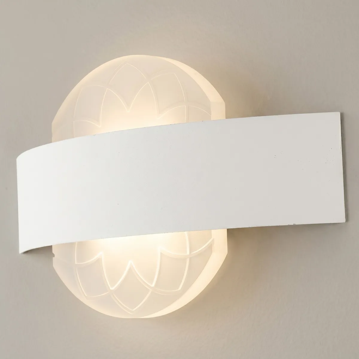 applique moderna LED bianco opaco