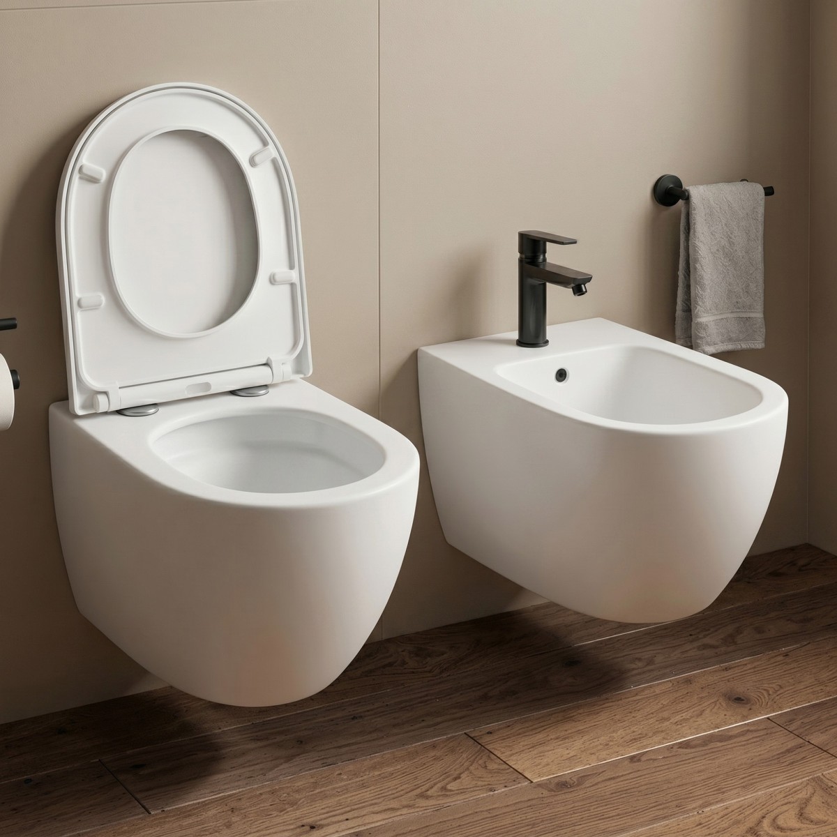 Appareils sanitaires suspendus sans rebord et bidet à...
