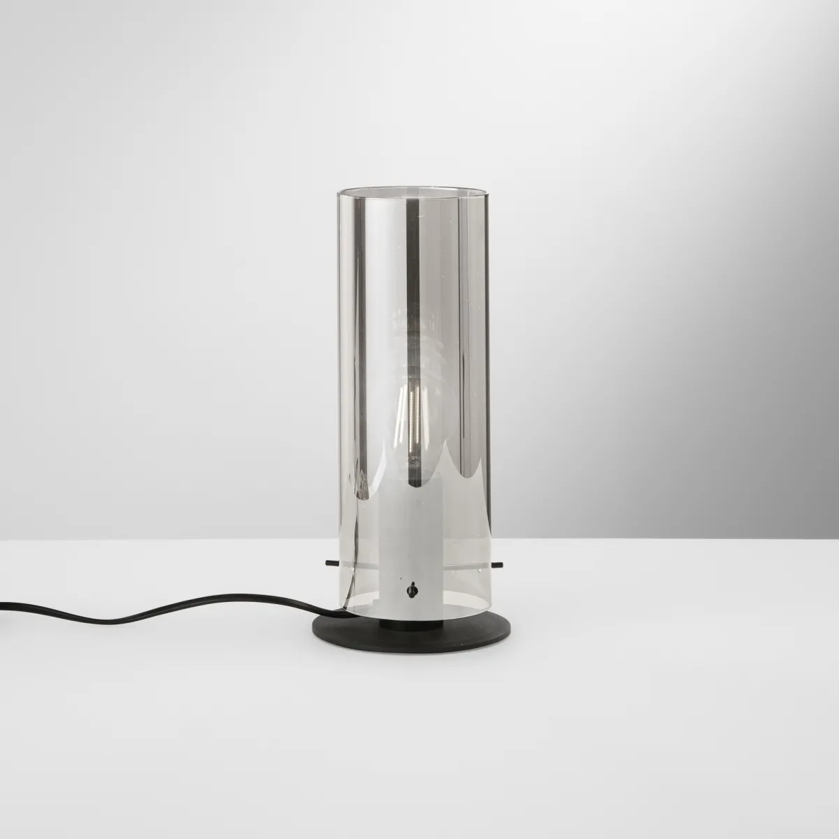 Lampe de table finition or ou noir | Mondialshop