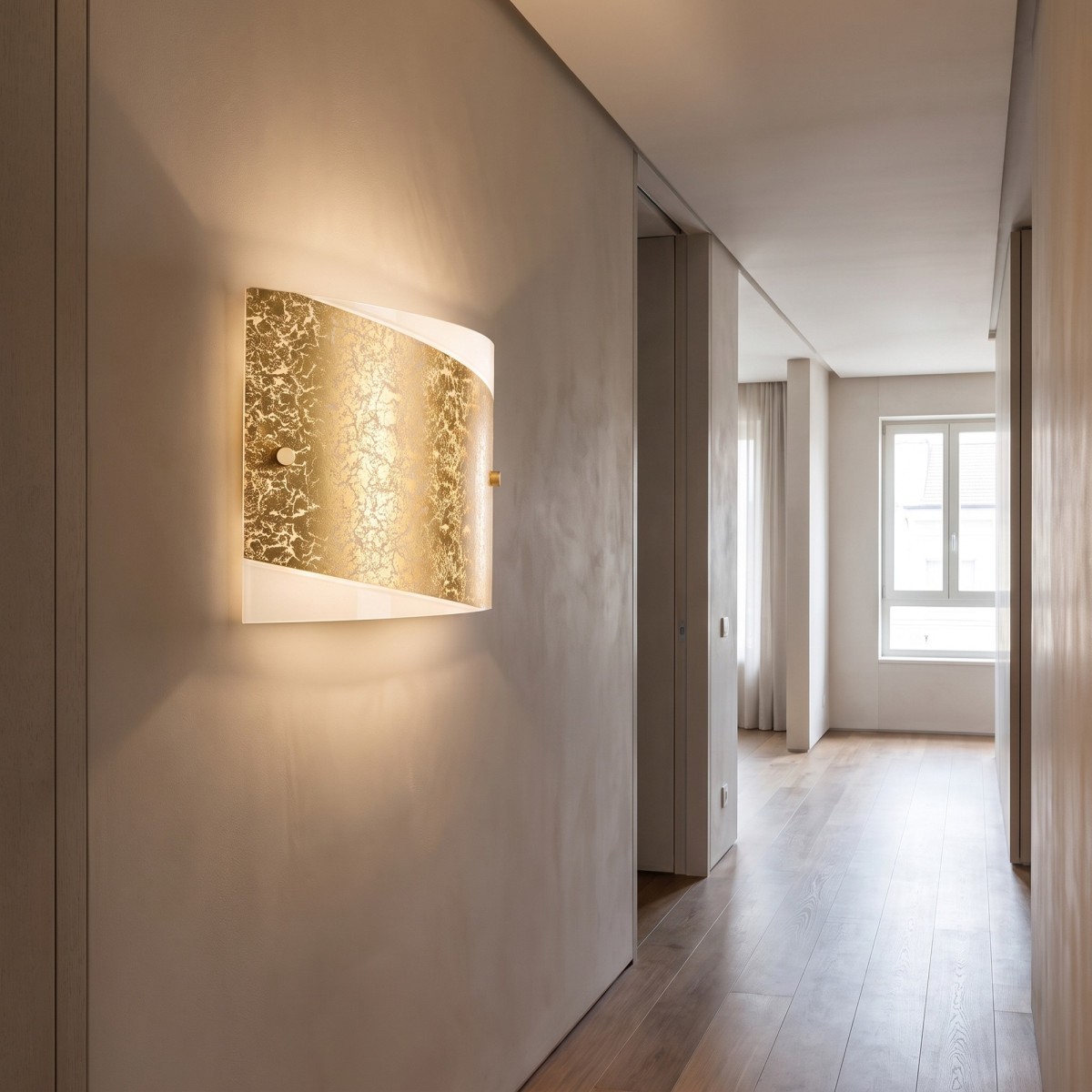 Applique murale moderne E27 dorée ou argentée | Mondialshop