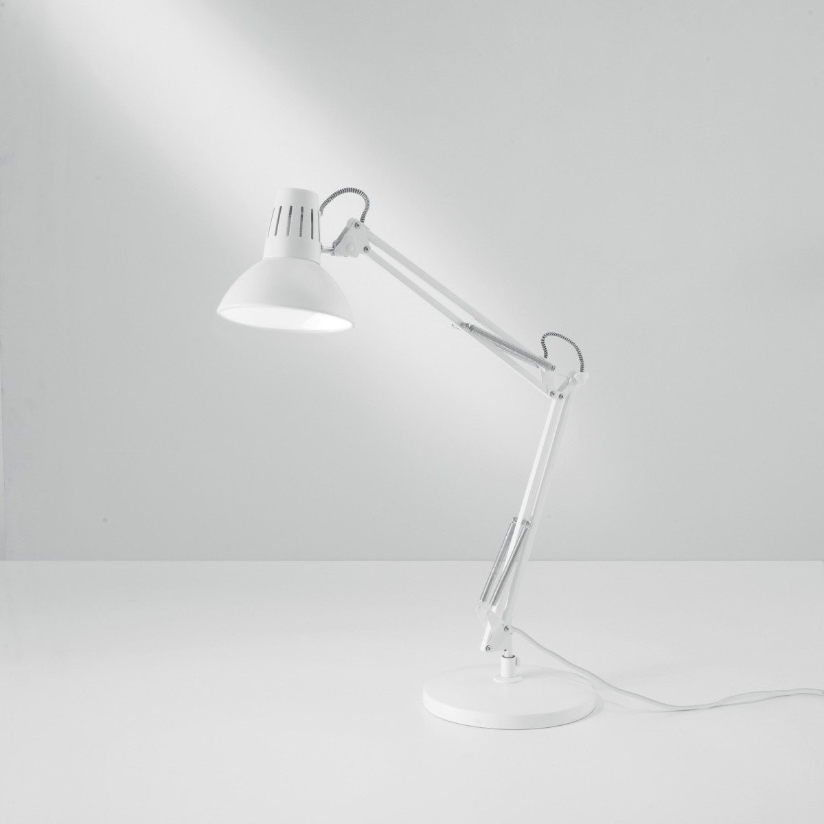Moderne Tischleuchte in 6 Varianten | Mondialshop