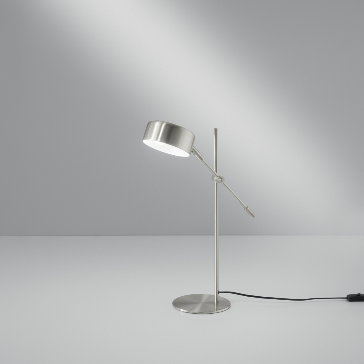 Lampada da Tavolo Moderna Orientabile | Mondialshop