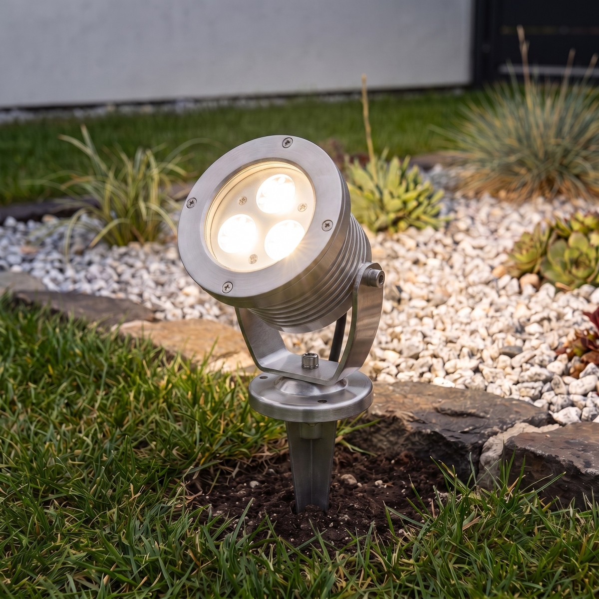 Strahler mit Erdspieß und 9 Watt RGB-Aluminiumlicht