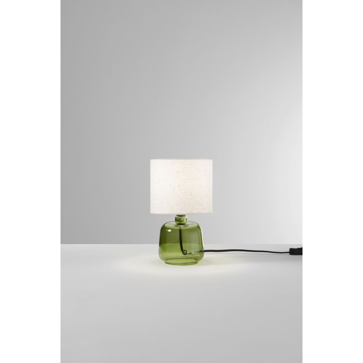 Lampe de table moderne disponible en 4 coloris | Mondialshop