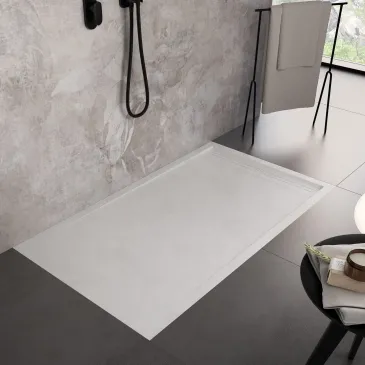 Receveur de douche en résine blanche avec grille de ventilation latérale