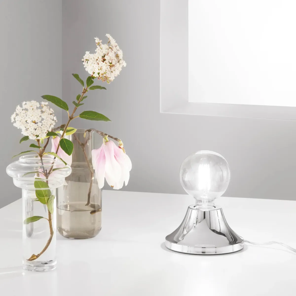Lumetto Moderno da Tavolo Bianco o Cromo E27 | Mondialshop