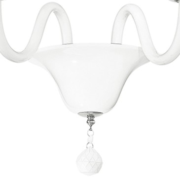 Structure en pâte de verre blanche avec décoration de sphère