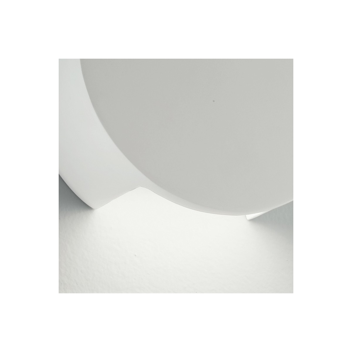 Structure en plâtre blanc avec application de diffusion de lumière inférieure Leiron