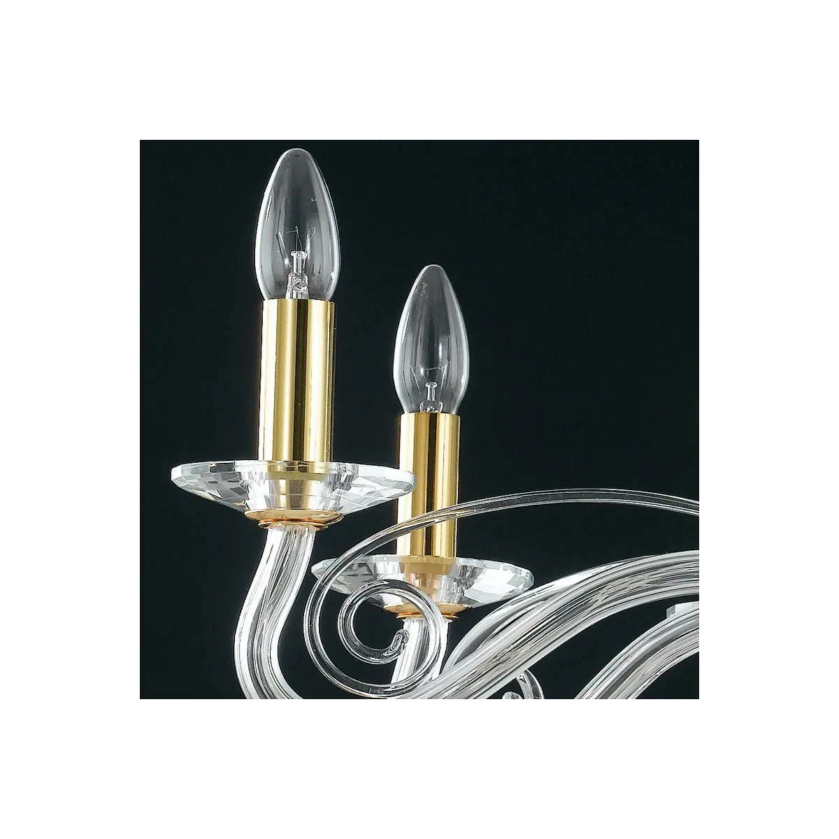 Lustre en cristal Epoque 8 lumières avec finitions dorées et décoration tourbillonnante
