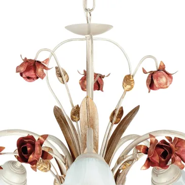 Lampadario Rose in Metallo con Diffusori in Vetro Bianco e Decoro a Rose Rosse Artigianale
