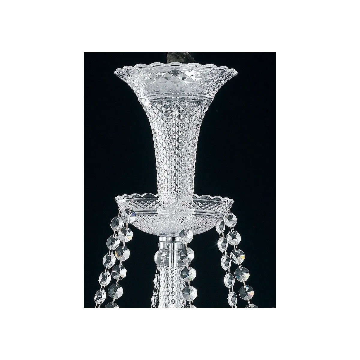 Structure en cristal décorée d'un lustre Incanto