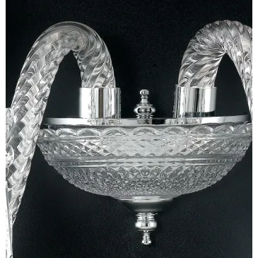 Structure en cristal avec ligne de grille au fini chromé