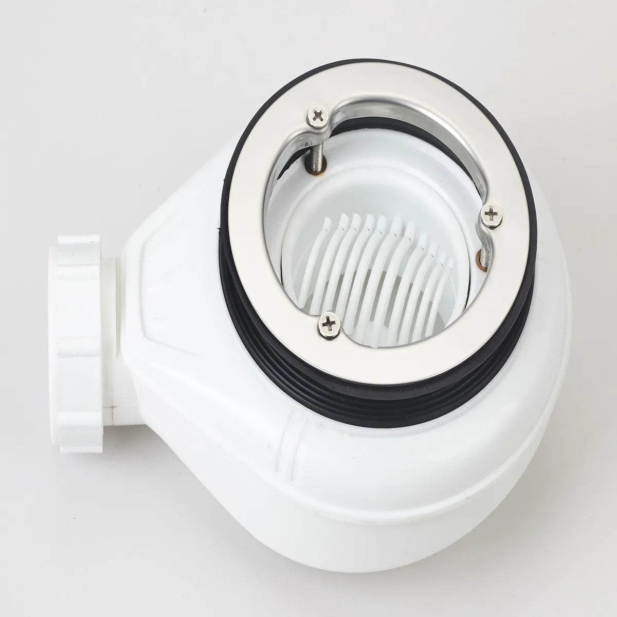 GRID Duschwanne aus Sandharz mit seitlichem Loch