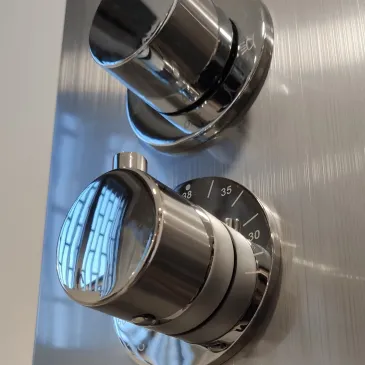 Thermostatische Hydromassagesäule aus gebürstetem Edelstahl | Diamant